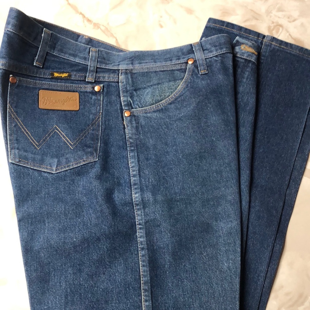 Men’s Wrangler 13MWZ jeans size 35x34